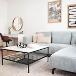 Cozy Complex - The Urban Retreat