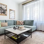 Cozy Complex - The Urban Retreat